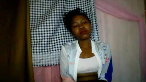 Snapshot of lara_belle chatting on July 11, 2026, 3:09 am lara_belle online show from July 11, 2026, 3:09 am
