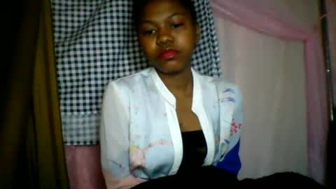 Snapshot of lara_belle chatting on July 12, 2026, 4:25 am lara_belle online show from July 12, 2026, 4:25 am