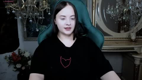 lara_benson_ online show from November 29, 2025, 10:51 am