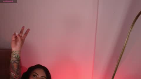 Snapshot of lara_bombshelll chatting on April 19, 2026, 2:00 am Lara online show from April 19, 2026, 2:00 am