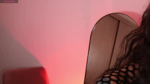 Snapshot of lara_bombshelll chatting on May 15, 2026, 8:21 am Lara online show from May 15, 2026, 8:21 am