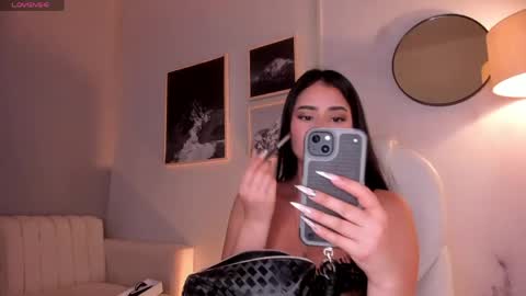 Snapshot of lara_madisson chatting on June 4, 2026, 5:02 am Lara Madisson online show from June 4, 2026, 5:02 am