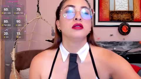      700  200   online show from October 30, 2025, 7:58 pm