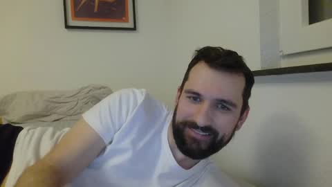 laraaan online show from March 26, 2026, 8:58 pm