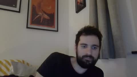laraaan online show from May 4, 2026, 6:48 pm