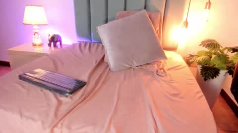  Lara Gold  online show from February 28, 2025, 1:05 am