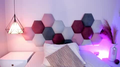  Lara Gold  online show from September 26, 2025, 12:36 am