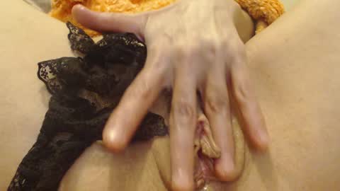 laralhotr online show from December 31, 2024, 1:30 pm