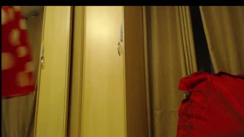 laralhotr online show from January 3, 2025, 6:14 pm