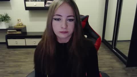 Snapshot of laralianna chatting on September 13, 2025, 11:54 am Laralianna online show from September 13, 2025, 11:54 am