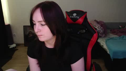 Laralianna online show from April 24, 2026, 8:39 am