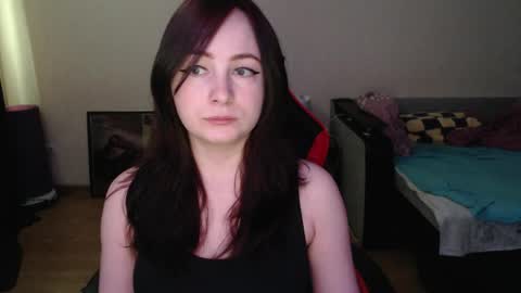 Laralianna online show from April 29, 2026, 9:35 am