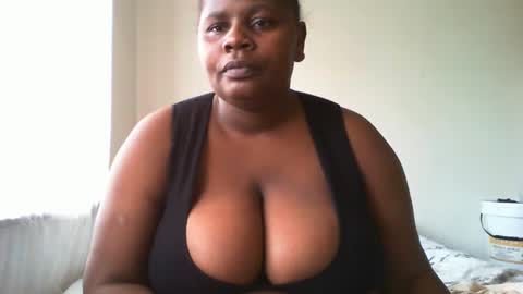 laralovex online show from December 2, 2024, 12:40 pm