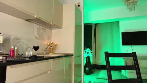 Lara online show from February 3, 2025, 7:18 am