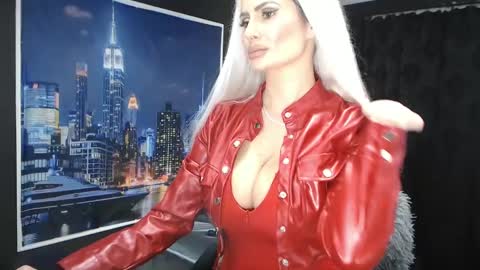 laras_moans online show from December 21, 2024, 8:07 am
