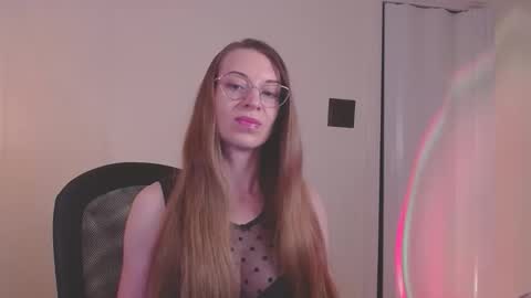 Snapshot of larawintersxxx chatting on June 1, 2026, 8:54 pm larawintersxxx online show from June 1, 2026, 8:54 pm