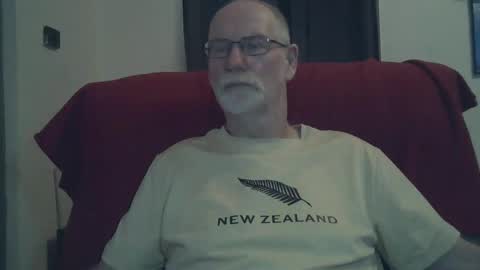 Larbie online show from March 9, 2025, 4:49 am