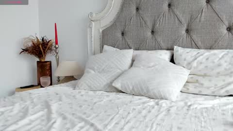 Larissa online show from November 8, 2025, 1:00 pm