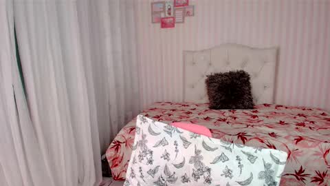 Snapshot of larissalove_doll chatting on March 10, 2025, 7:29 pm Larissas online show from March 10, 2025, 7:29 pm