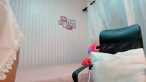 Snapshot of larissalove_doll chatting on September 16, 2025, 10:00 pm Larissas online show from September 16, 2025, 10:00 pm