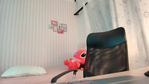 Snapshot of larissalove_doll chatting on September 20, 2025, 11:28 pm Larissas online show from September 20, 2025, 11:28 pm