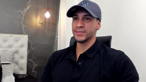 Snapshot of larry_jones chatting on November 21, 2025, 2:16 pm andrew online show from November 21, 2025, 2:16 pm