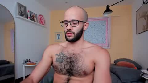 larry_stewart online show from February 11, 2026, 2:33 pm