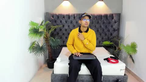 LARRY online show from January 14, 2026, 12:22 pm