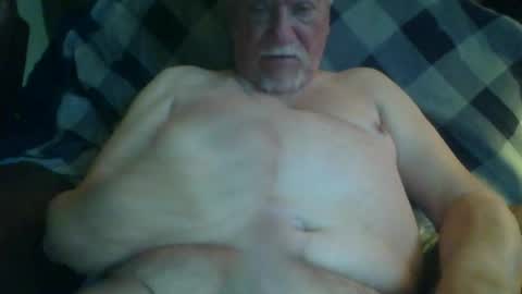 larryw01 online show from June 12, 2026, 2:05 pm