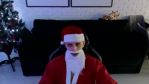 Snapshot of larstar01 chatting on December 26, 2024, 2:01 am Lars online show from December 26, 2024, 2:01 am