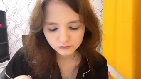 Mila online show from June 7, 2026, 6:55 pm