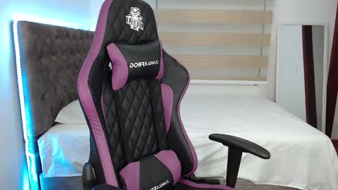 Snapshot of latam_ chatting on March 8, 2025, 7:05 am YOUR BABY online show from March 8, 2025, 7:05 am