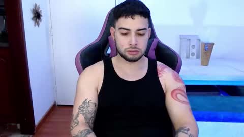 Snapshot of latam_ chatting on November 30, 2025, 11:31 pm YOUR BABY online show from November 30, 2025, 11:31 pm