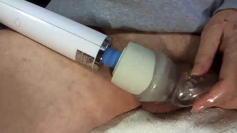 Latexblade online show from February 13, 2025, 10:54 pm