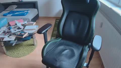 Snapshot of latexboy893 chatting on November 19, 2025, 12:38 pm latexboy893 online show from November 19, 2025, 12:38 pm