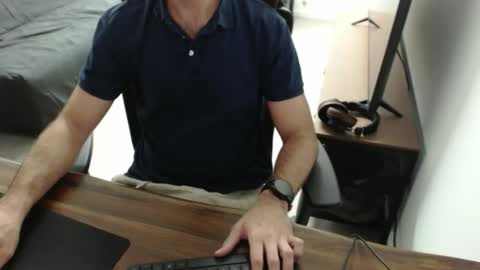 latexdave84 online show from October 23, 2025, 10:36 am