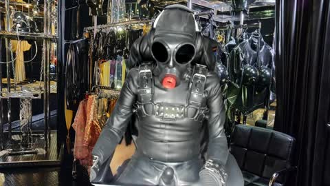 latexlover202 online show from April 2, 2026, 10:29 pm