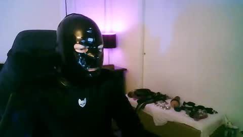 Snapshot of latexminheadroom chatting on October 20, 2025, 1:50 am latexminheadroom online show from October 20, 2025, 1:50 am