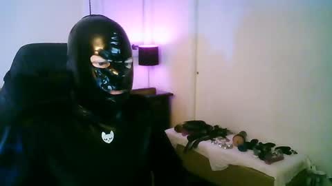 Snapshot of latexminheadroom chatting on October 22, 2025, 2:12 am latexminheadroom online show from October 22, 2025, 2:12 am