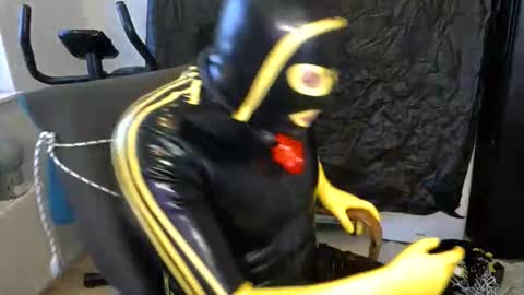 Snapshot of latexslaafboy2 chatting on May 11, 2026, 5:57 am latexslaafboy online show from May 11, 2026, 5:57 am