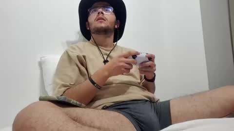 Snapshot of latin_edge chatting on March 12, 2025, 2:52 am Latin edge online show from March 12, 2025, 2:52 am