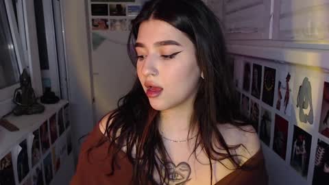 Snapshot of latina_mia chatting on December 16, 2024, 2:38 pm miiiiiiaaaa online show from December 16, 2024, 2:38 pm