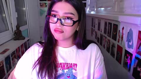 Snapshot of latina_mia chatting on January 15, 2025, 7:37 am miiiiiiaaaa online show from January 15, 2025, 7:37 am