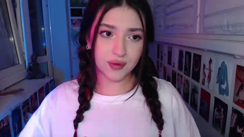 Snapshot of latina_mia chatting on February 13, 2025, 4:11 am miiiiiiaaaa online show from February 13, 2025, 4:11 am