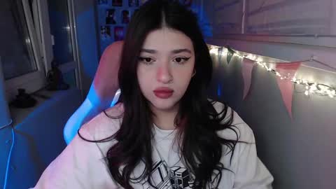 Snapshot of latina_mia chatting on February 22, 2025, 8:31 pm miiiiiiaaaa online show from February 22, 2025, 8:31 pm