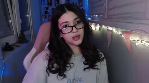 Snapshot of latina_mia chatting on February 24, 2025, 5:11 am miiiiiiaaaa online show from February 24, 2025, 5:11 am