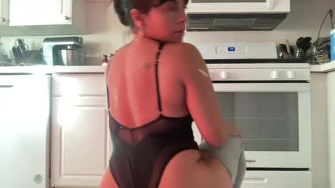 Snapshot of latinadancer23 chatting on July 24, 2026, 12:52 am latinadancer23 online show from July 24, 2026, 12:52 am