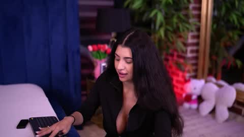 Latina online show from February 2, 2026, 7:23 pm