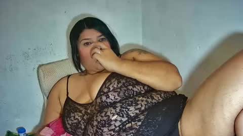 Snapshot of latincurvy1992 chatting on September 21, 2025, 4:58 am latincurvy1992 online show from September 21, 2025, 4:58 am