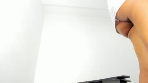 latinebonyts online show from November 13, 2025, 8:24 am